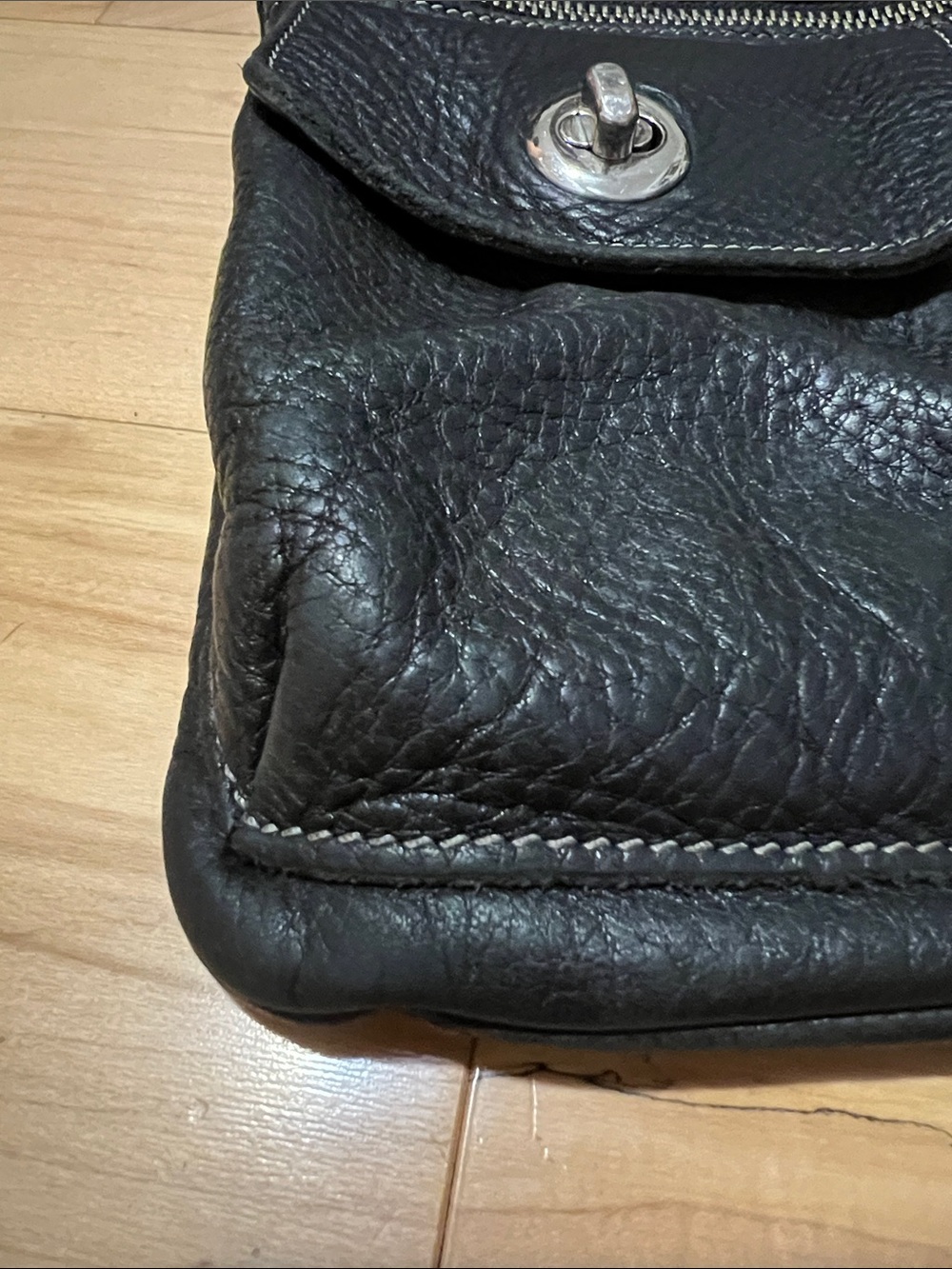 Roots Black Leather Crossbody Bag - Picture 8 of 17